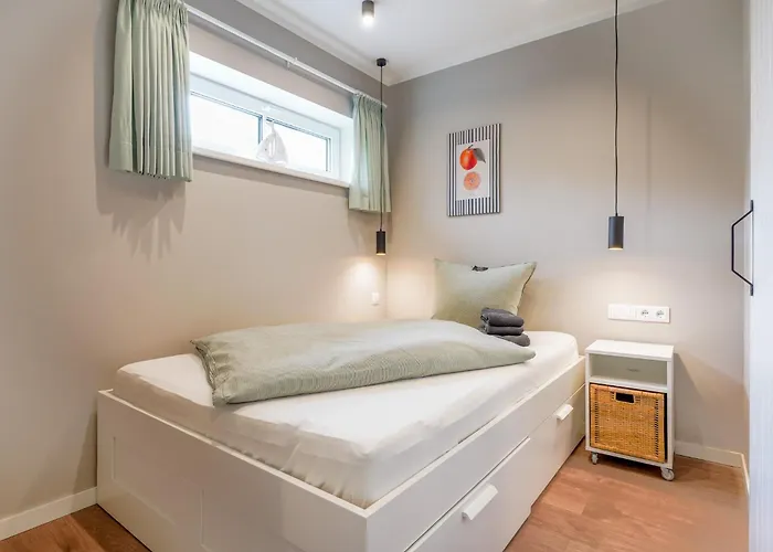 Alte Schule Klassenzimmer 3 *