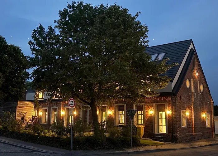 Alte Schule Klassenzimmer 3 *